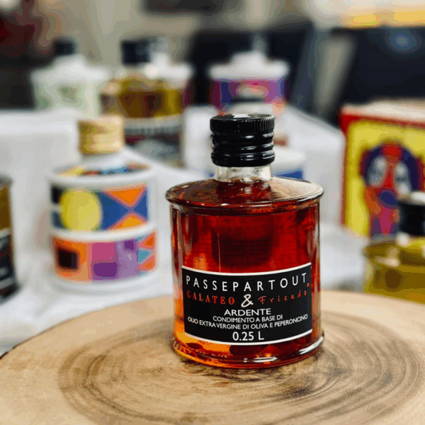 Extra Virgin Olive Oil with Chili Peppers (250ml).